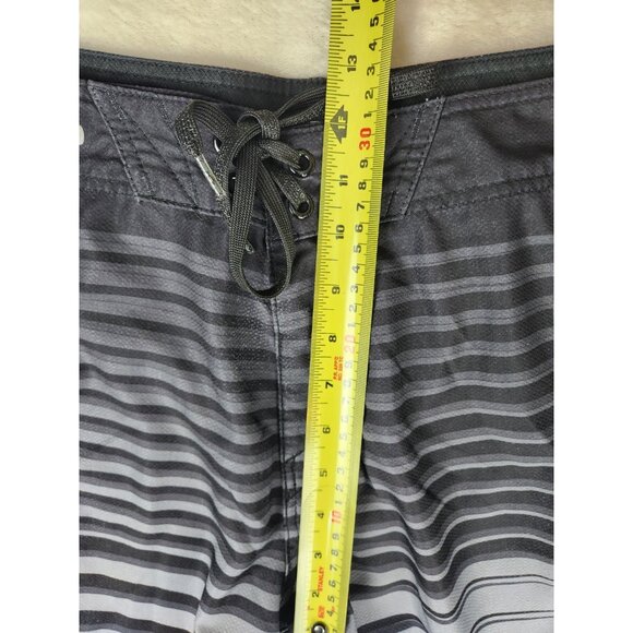 Vintage Oakley Board Shorts Men Size 34 Black Stripes Swimming - Picture 13 of 14